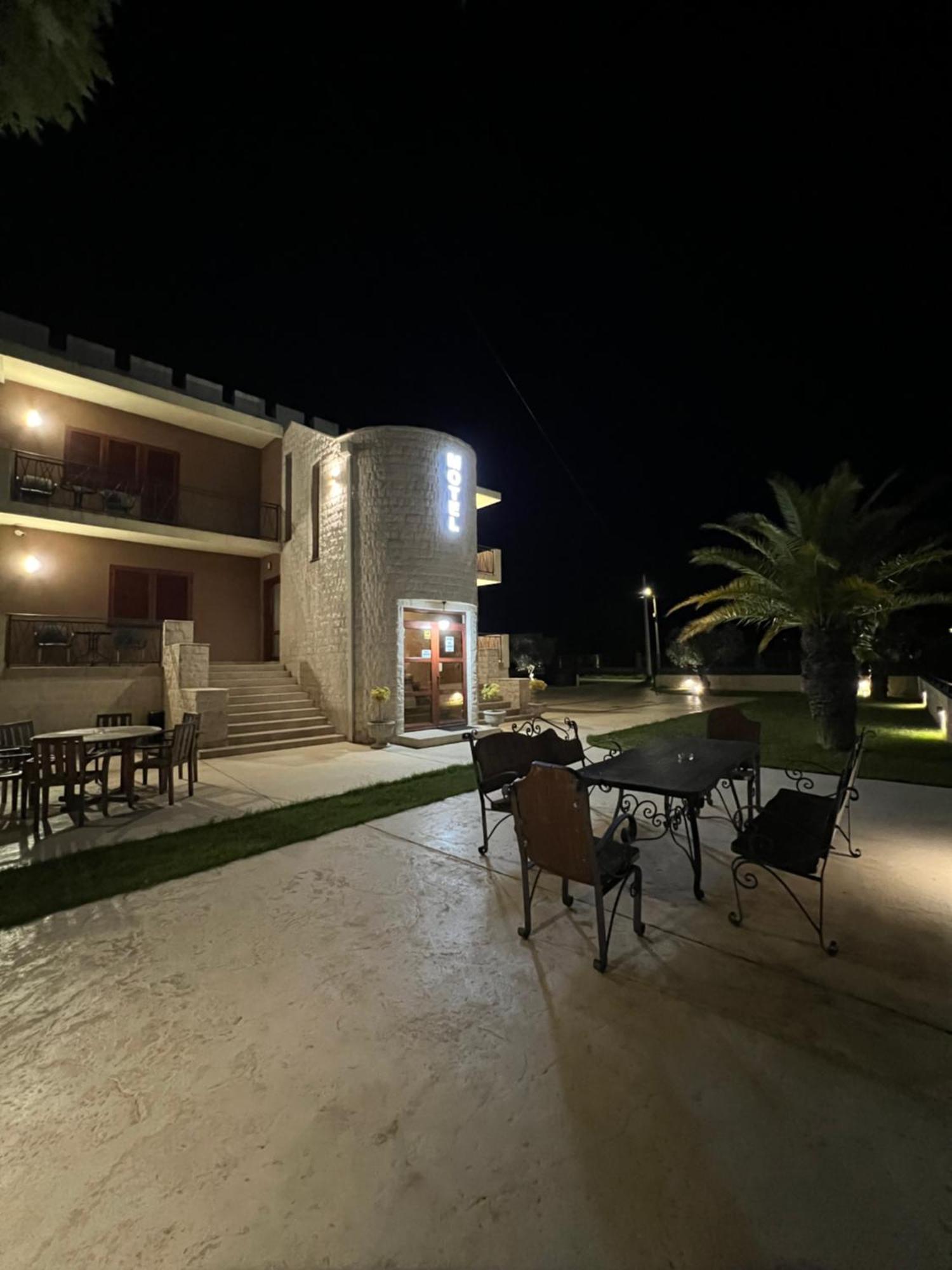 Motel Zeta Lux Mitrovici  Εξωτερικό φωτογραφία